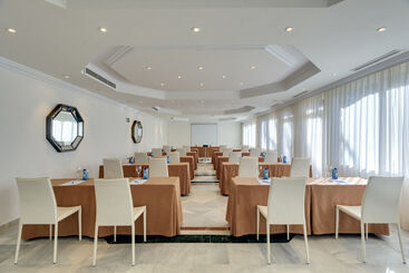 Отель Zahara Resorts & Villas