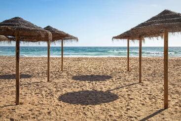 Отель Zahara Resorts & Villas
