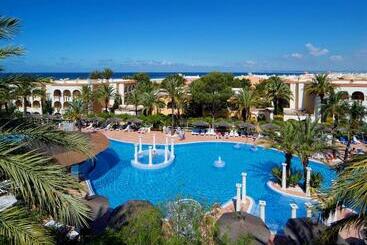 Отель Zahara Resorts & Villas