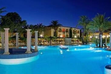 Отель Zahara Resorts & Villas