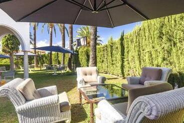 Отель Zahara Resorts & Villas
