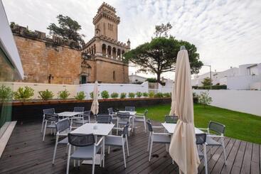 Malibu Foz Hotel La Maison Younan