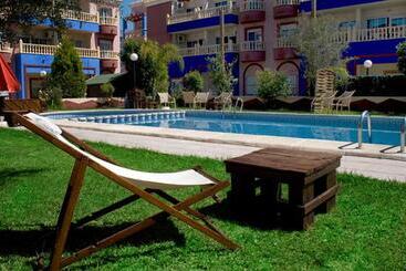 استراحتگاه Apartamentos Marina Internacional