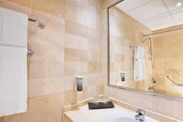 Sunset Beach Club Hotel Apartments