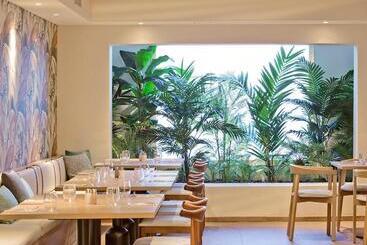 Sunset Beach Club Hotel Apartments