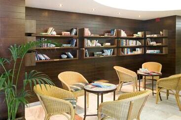 Sunset Beach Club Hotel Apartments