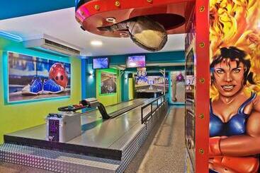 Sunset Beach Club Hotel Apartments