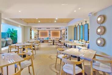 Sunset Beach Club Hotel Apartments