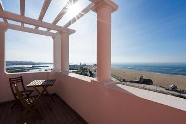 The One Grand Hotel da Póvoa