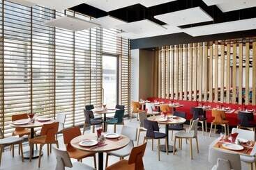 هتل Adagio Jeddah City Center