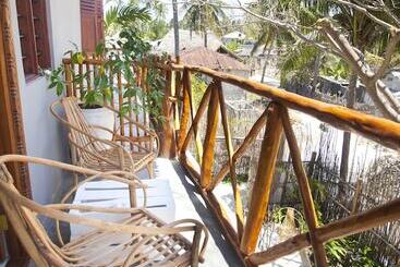 Hotel Pili Pili Beach