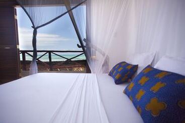 Hotel Pili Pili Beach