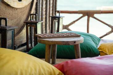 Hotel Pili Pili Beach