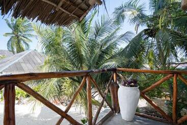 Hotel Pili Pili Beach