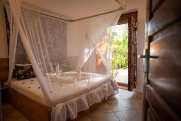 Hotel Pili Pili Beach