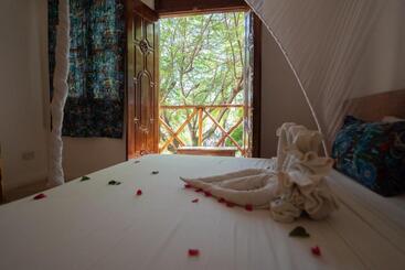 Hotel Pili Pili Beach