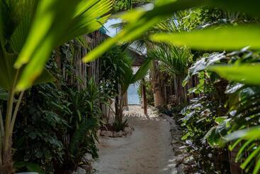 Hotel Pili Pili Beach