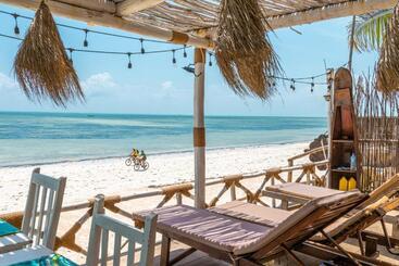 Hotel Pili Pili Beach