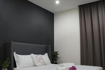 هتل Regatta Stay Kozi Square Kuching