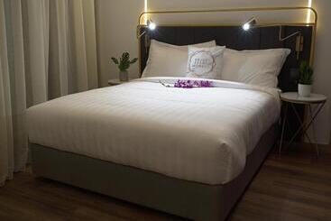 هتل Regatta Stay Kozi Square Kuching