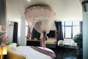 Thank Inn Chain Hotel Tibet Shigatse Sangzhuzi District Intersection Of Race Course