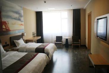 هتل Thank Inn Plus  Kunming Shuntong International Ginza Avenue Store