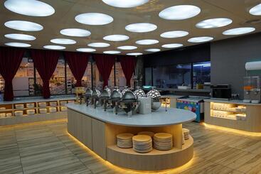 هتل Regatta Stay Kozi Square Kuching