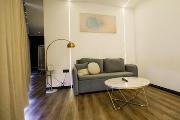 هتل Regatta Stay Kozi Square Kuching