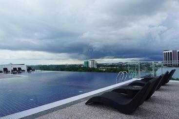 هتل Regatta Stay Kozi Square Kuching