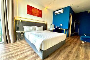 هتل Regatta Stay Kozi Square Kuching