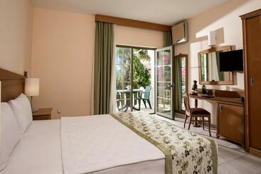 استراحتگاه Anadolu Hotels Didim Club