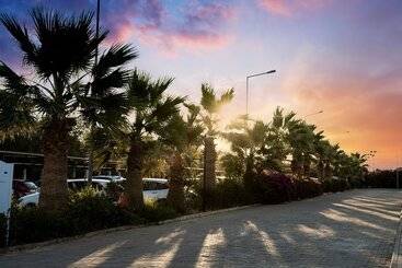 استراحتگاه Anadolu Hotels Didim Club
