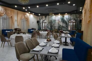 هتل Banqueting & Guest House поместье