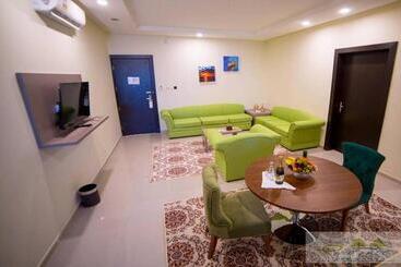 هتل Pinetree Suites Hail