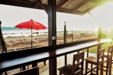 Nawiengkae Riverview Resort