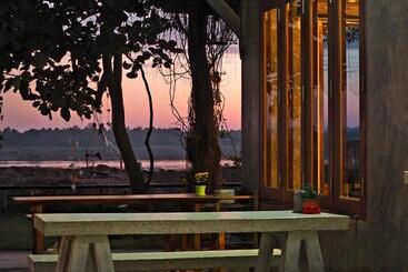 Nawiengkae Riverview Resort