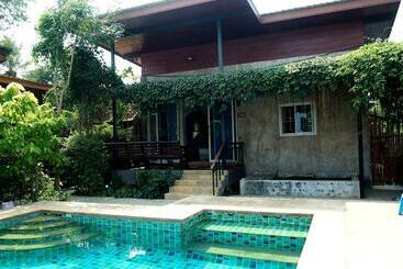Nawiengkae Riverview Resort