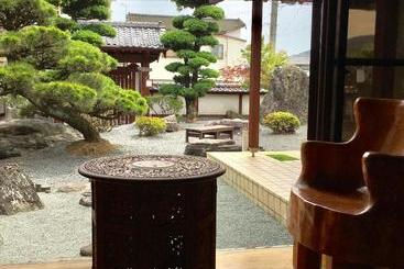 פנסיון まるで一国一城の主 佐藤邸