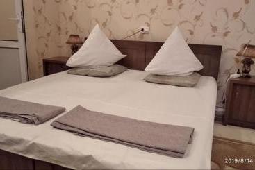 ペンション Faride Guest House