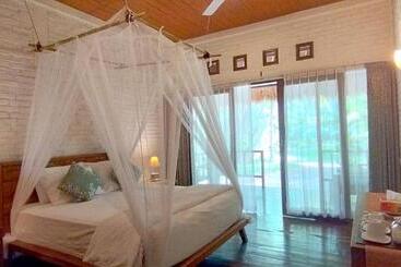 هتل Amrita Maumere Resort