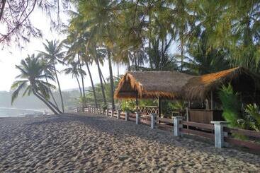 هتل Amrita Maumere Resort