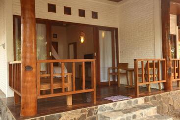 هتل Amrita Maumere Resort