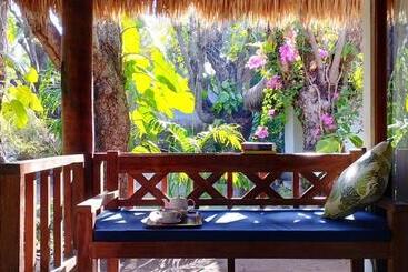 هتل Amrita Maumere Resort