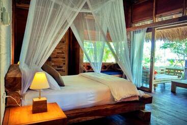 هتل Amrita Maumere Resort