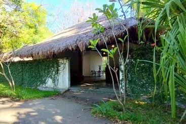 هتل Amrita Maumere Resort