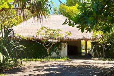 هتل Amrita Maumere Resort