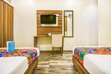 Fabhotel Axis International Nr Mumbai International Airport