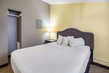 هتل Rodeway Inn