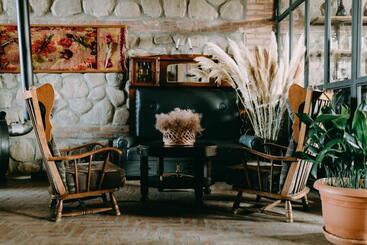 هتل & Wine Cellar Arge