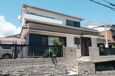 پانسیون Maruhouse